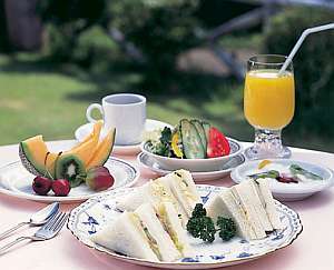 ある日の朝食の一例、テラスでもOK