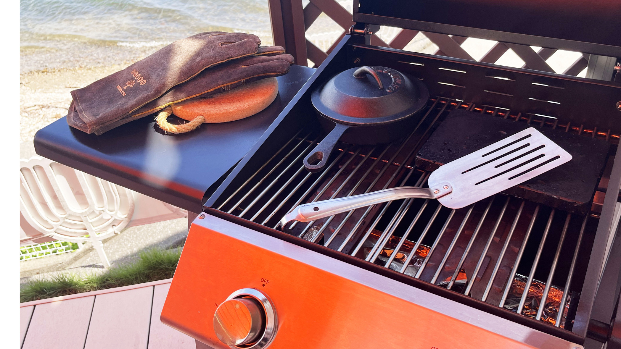 グランピング本格的ガスオーブングリルにてご自身で焼き上げて、熱々のお料理を堪能♪