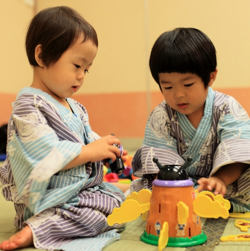 おもちゃもあるから子どもたちも楽しく食事