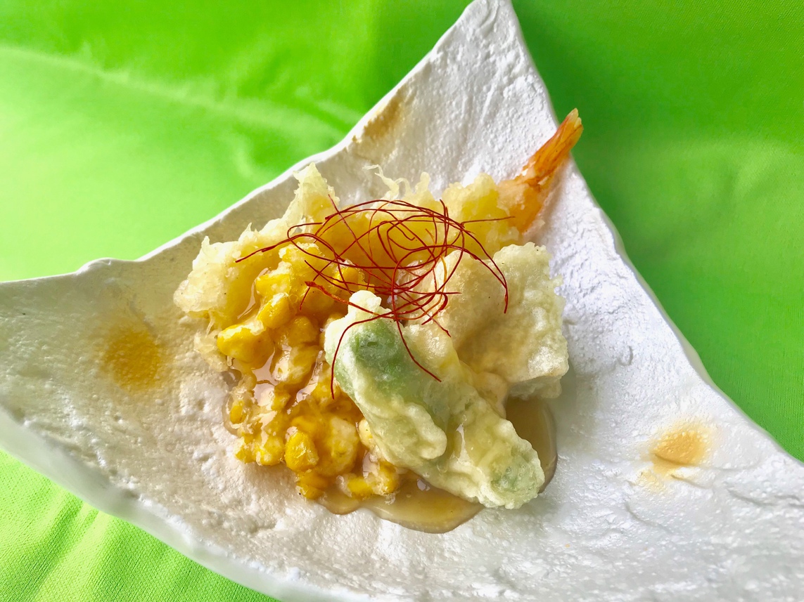 天ぷら（海老、胡麻豆腐、トウモロコシ、シシトウ