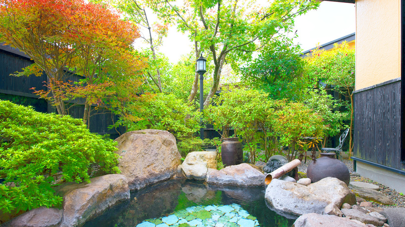 ・源泉掛け流しの湯布院の天然温泉を、心ゆくまでご堪能ください