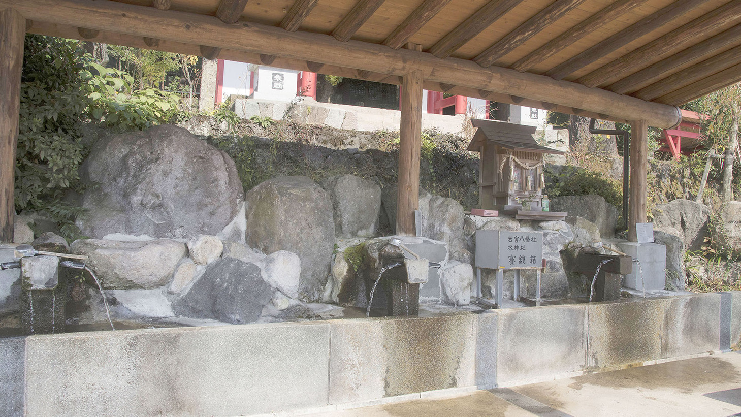 ・名水”;宮川滝の口の湧き水”;がくめる若宮八幡社