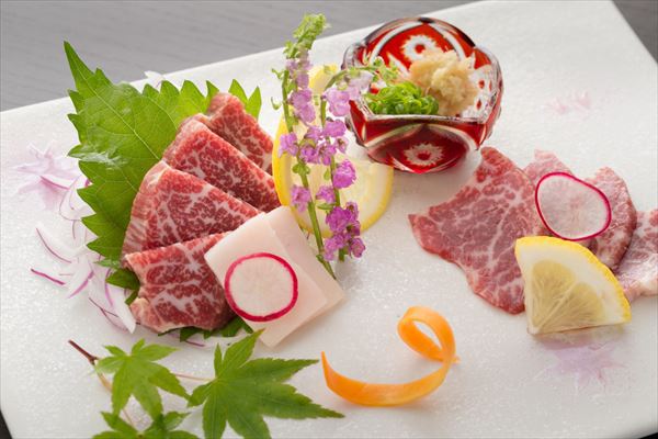 馬刺し