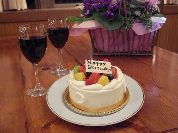 記念日プランプチホールケーキ