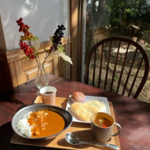 手作りパンと長野県産コシヒカリの朝カレー！