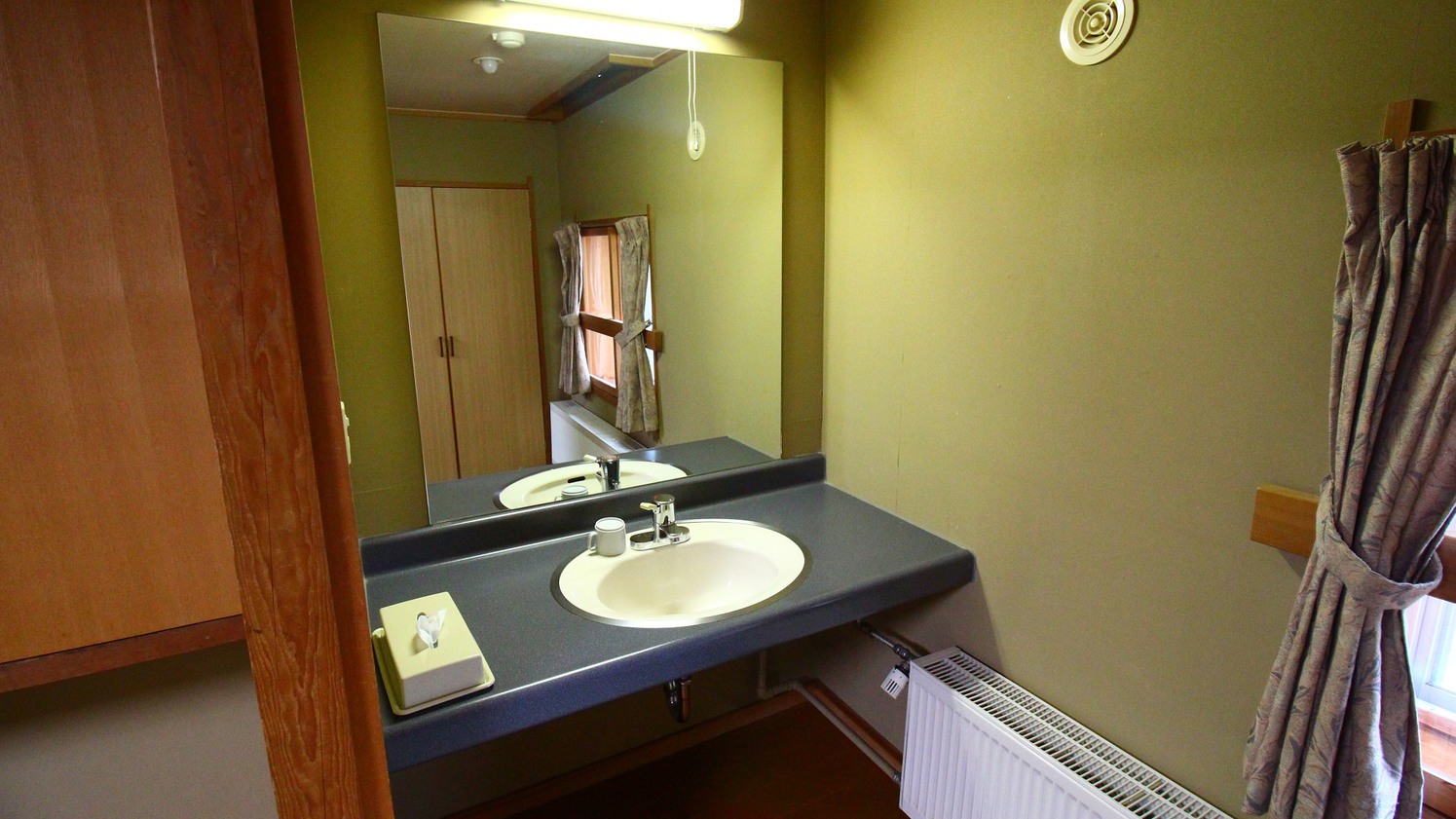 リーズナブル客室【和室10〜13畳】洗面スペース一例