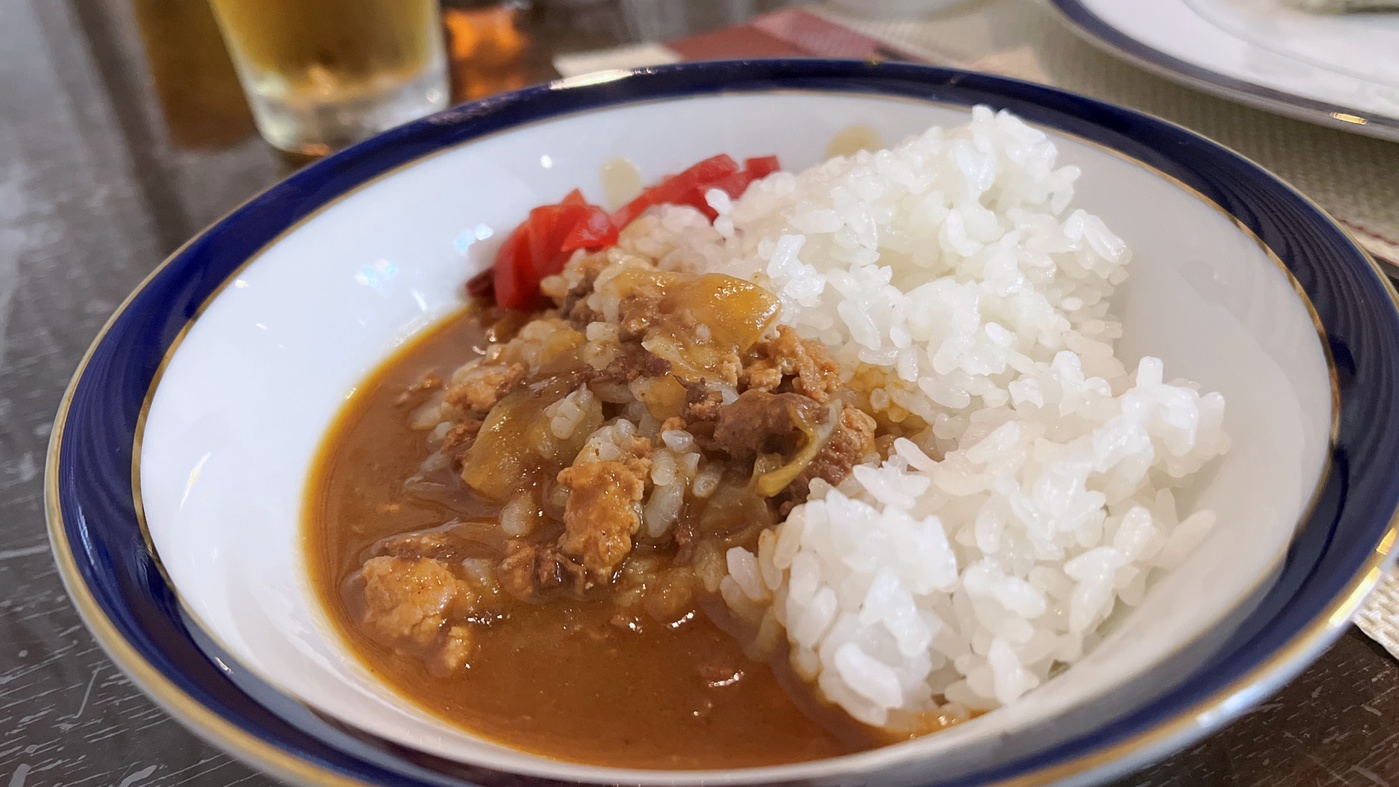 *【夕食例】ゲレ食の定番「カレー」！当館ではご夕食にカレー（又はハヤシライス）がお替わり自由！