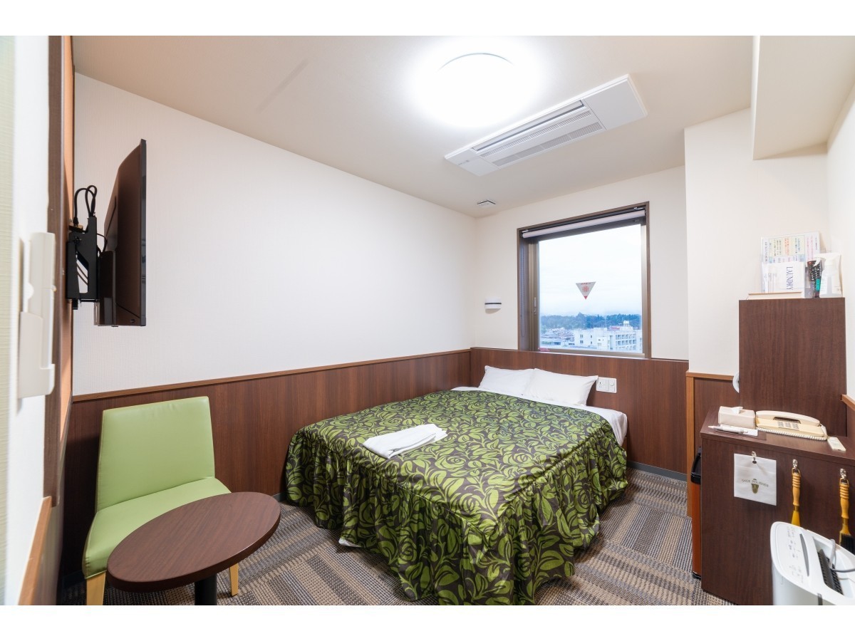 Green Hotel Kakuda Stop at Green Hotel Kakuda to discover the wonders of Shiroishi. Featuring a satisfying list of amenities, guests will find their stay at the property a comfortable one. Service-minded staff will welc