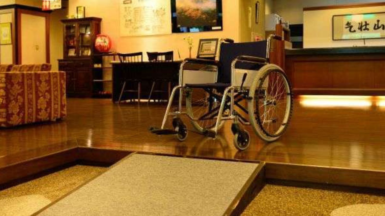 貸し出し用車椅子(要予約)