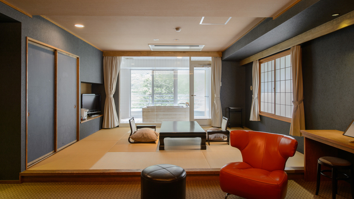 ヒノキ展望風呂付特別室