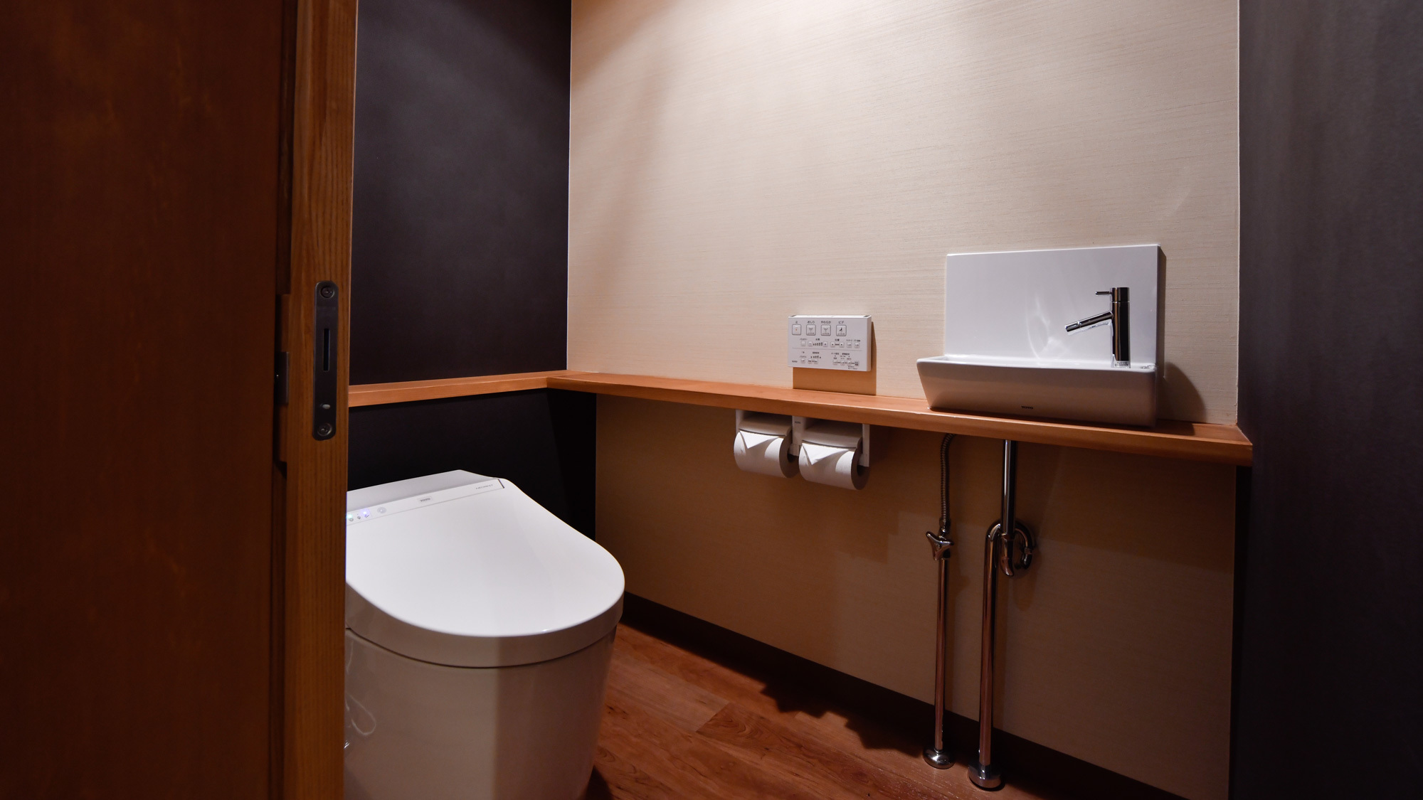 温泉内風呂付8畳客室