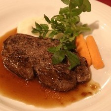 牛ヒレステーキ特製ソース