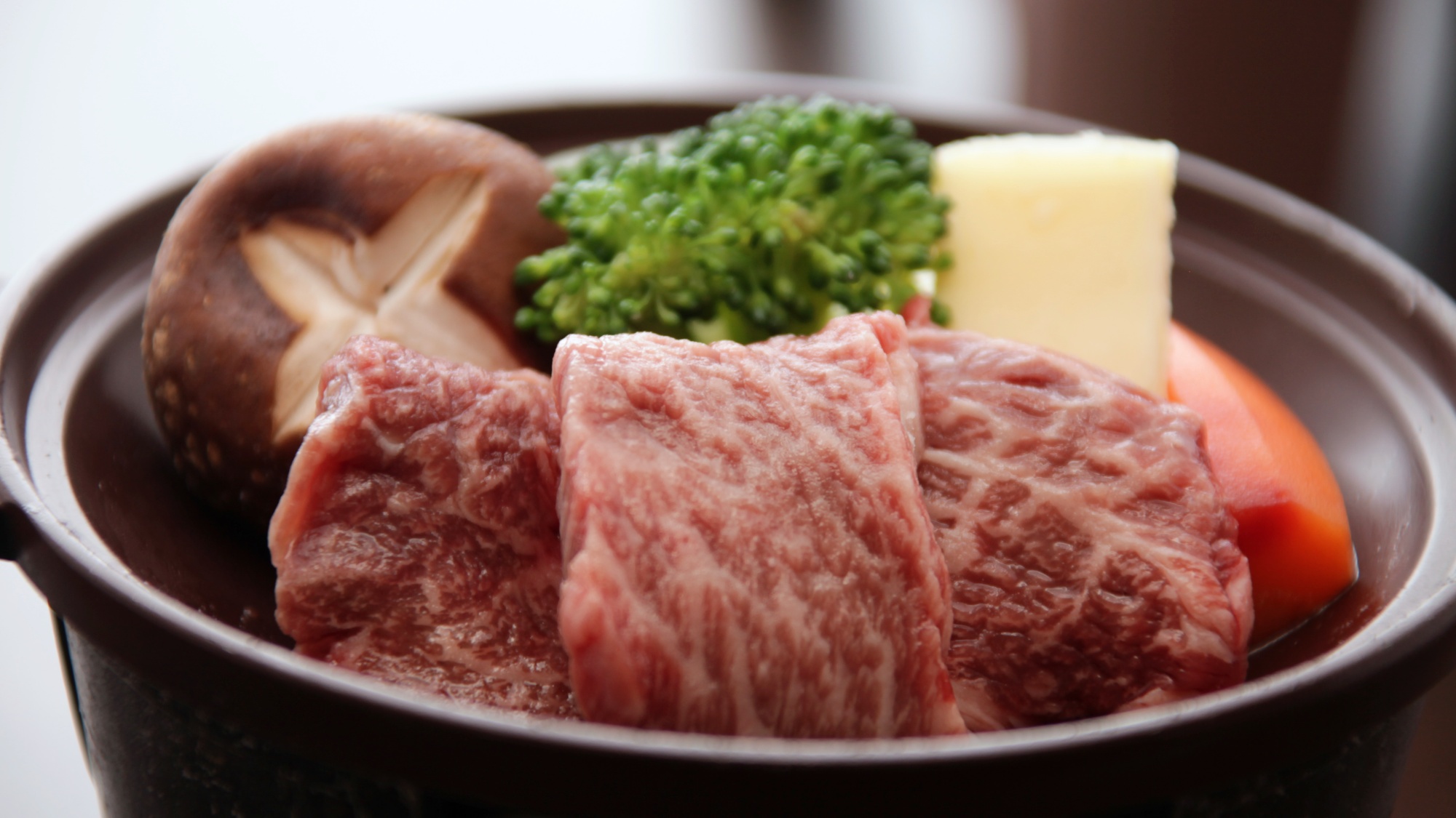 【選べる陶板焼き】新潟県産和牛