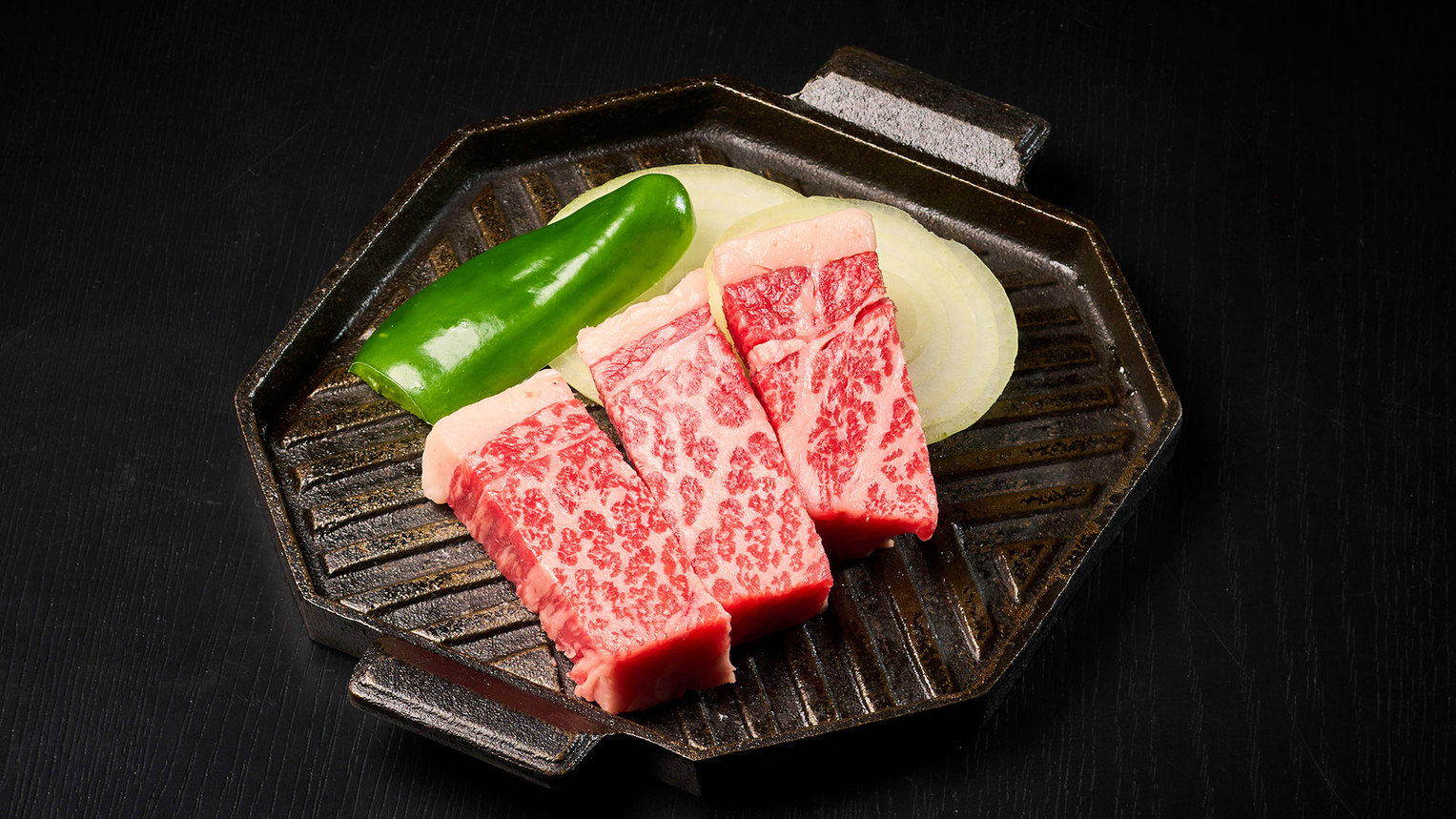 ・【お食事：松阪牛ステーキ】銘牛としても名高い松坂牛をステーキで肉の旨味をご堪能いただけます