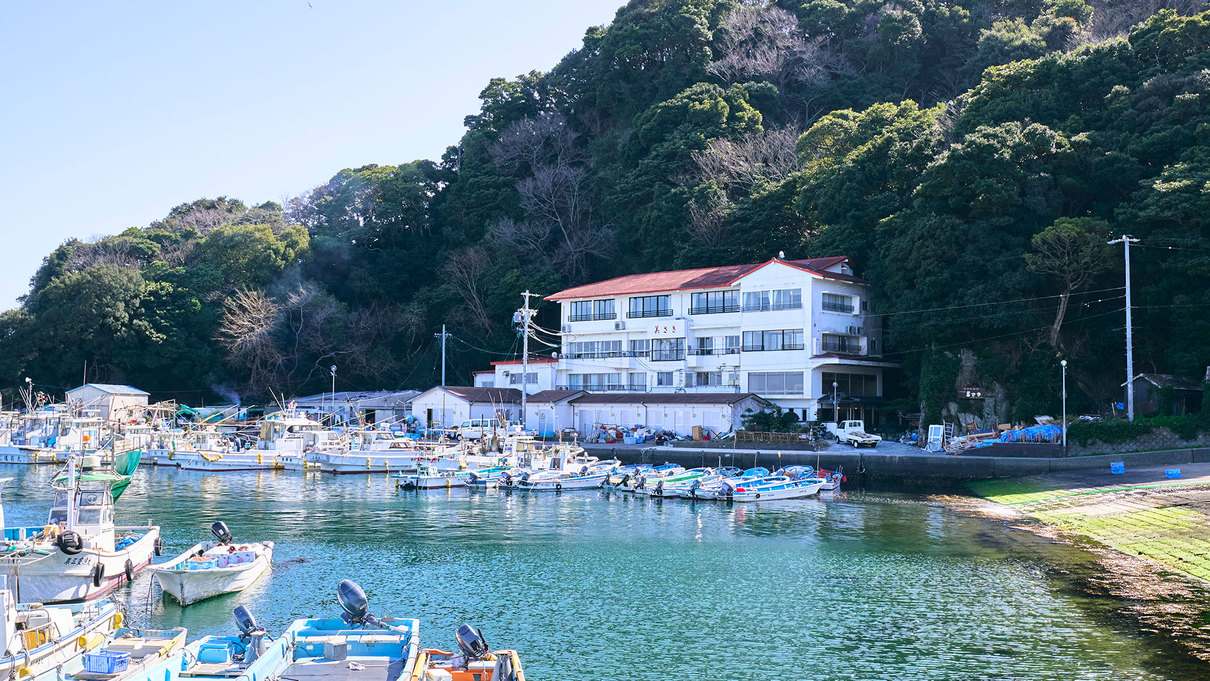 ・【当館外観】三重・答志島で潮騒を感じながらのんびりとお過ごしいただけます