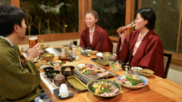 “;いろり”;を囲んで炭火焼♪新鮮素材を炭火焼きで「がっつり食らう！」