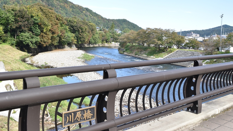 *周辺スポット/川原橋。二戸駅と当館の中間の場所にございます。