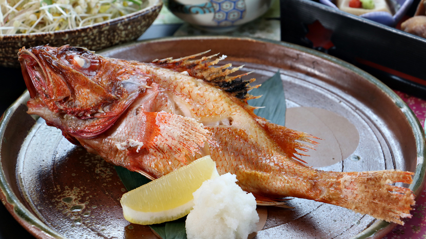 #ご夕食一例キンキの塩焼き人気の高級魚キンキが味わえる郷土料理コース。