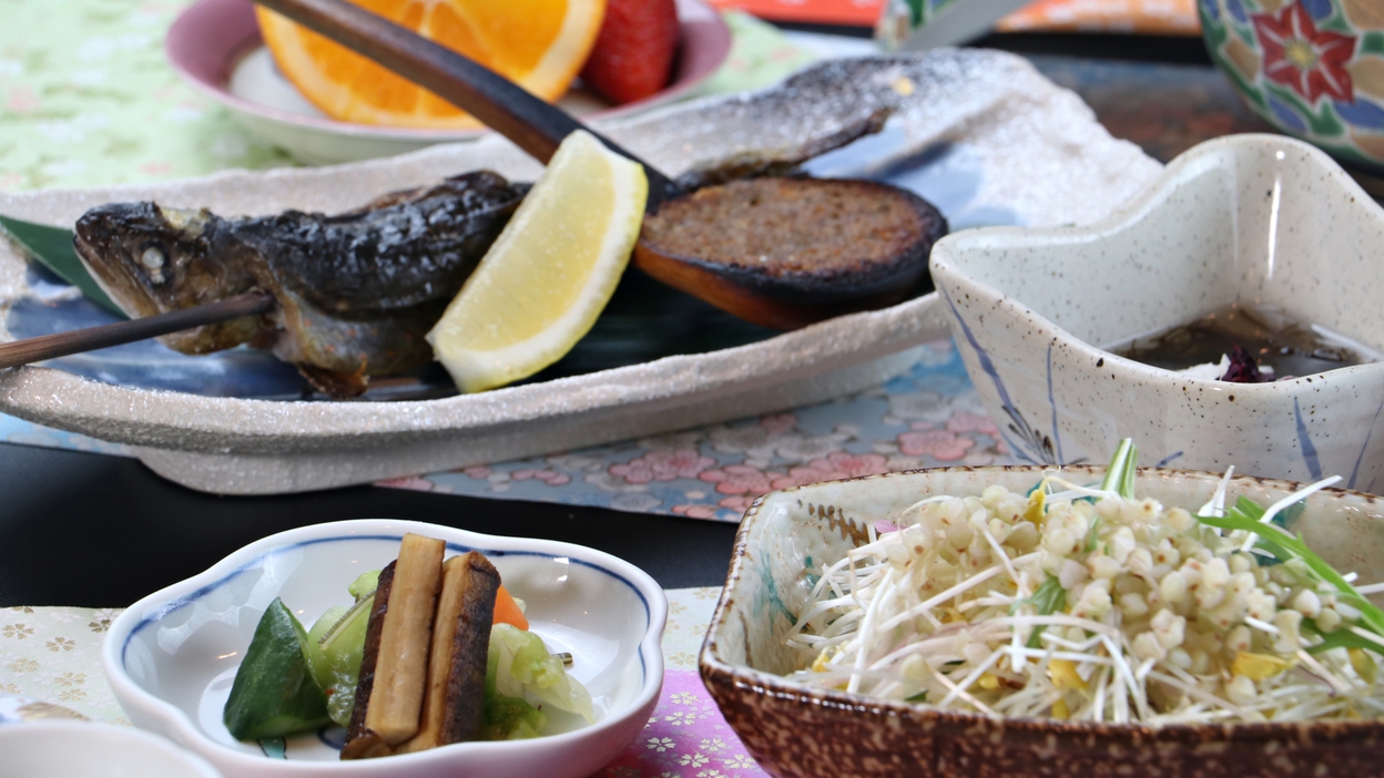 ご夕食一例海、山、里の美味に恵まれた青森ならではのお料理を。