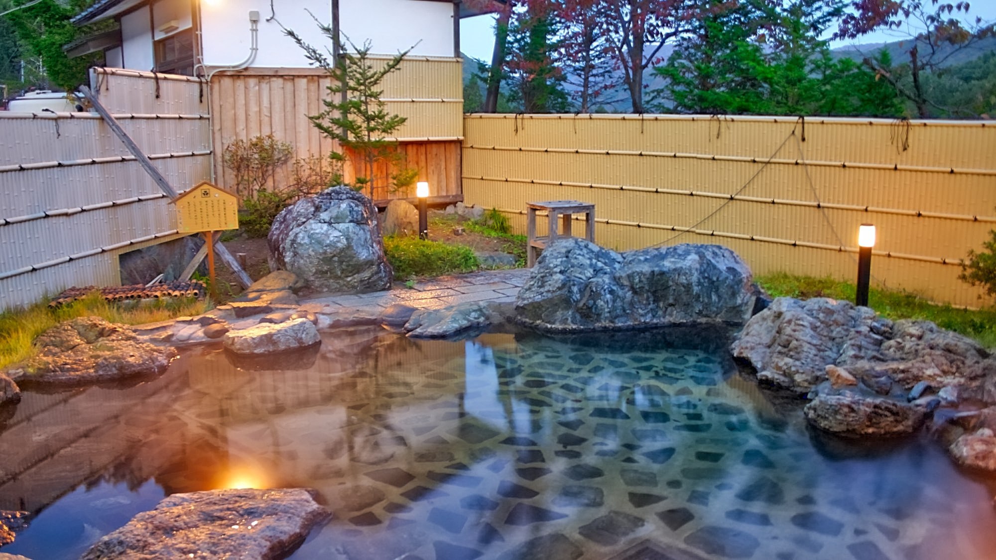 いろり会席と源泉１００ 秘湯の宿 湯西川温泉 上屋敷 平の高房の写真 フォトギャラリー His旅プロ 国内旅行ホテル最安値予約
