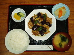 茄子と豚肉のガーリック炒め定食