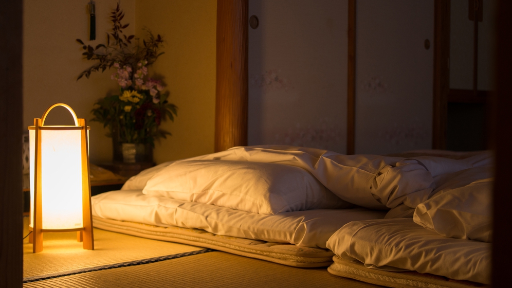 那須の源泉「地蔵の湯」で体を癒した後はぐっすりとお休みになってください。