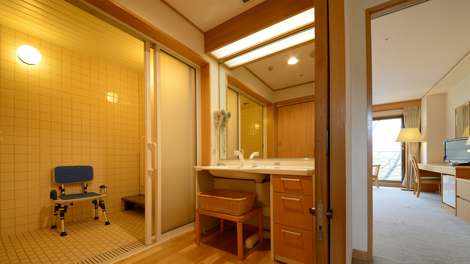 バリアフリールーム。お部屋は洋室ツインとなります。