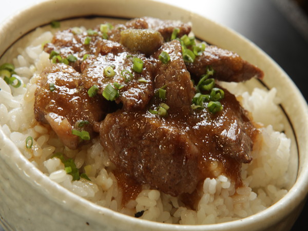 ＜昼食・レストラン＞阿蘇に来たら、やっぱりあか牛食べなきゃ♪