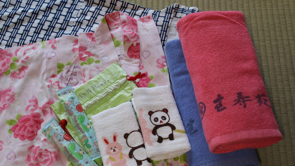 【子ども用アメニティ】バスタオル、浴用タオル、浴衣、歯ブラシセット、巾着