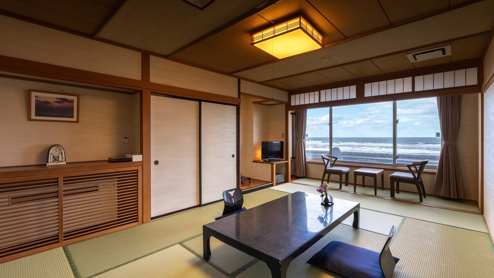 【和室12畳一例】全客室から日本海の景色を眺める、贅沢な時間を（全室禁煙）