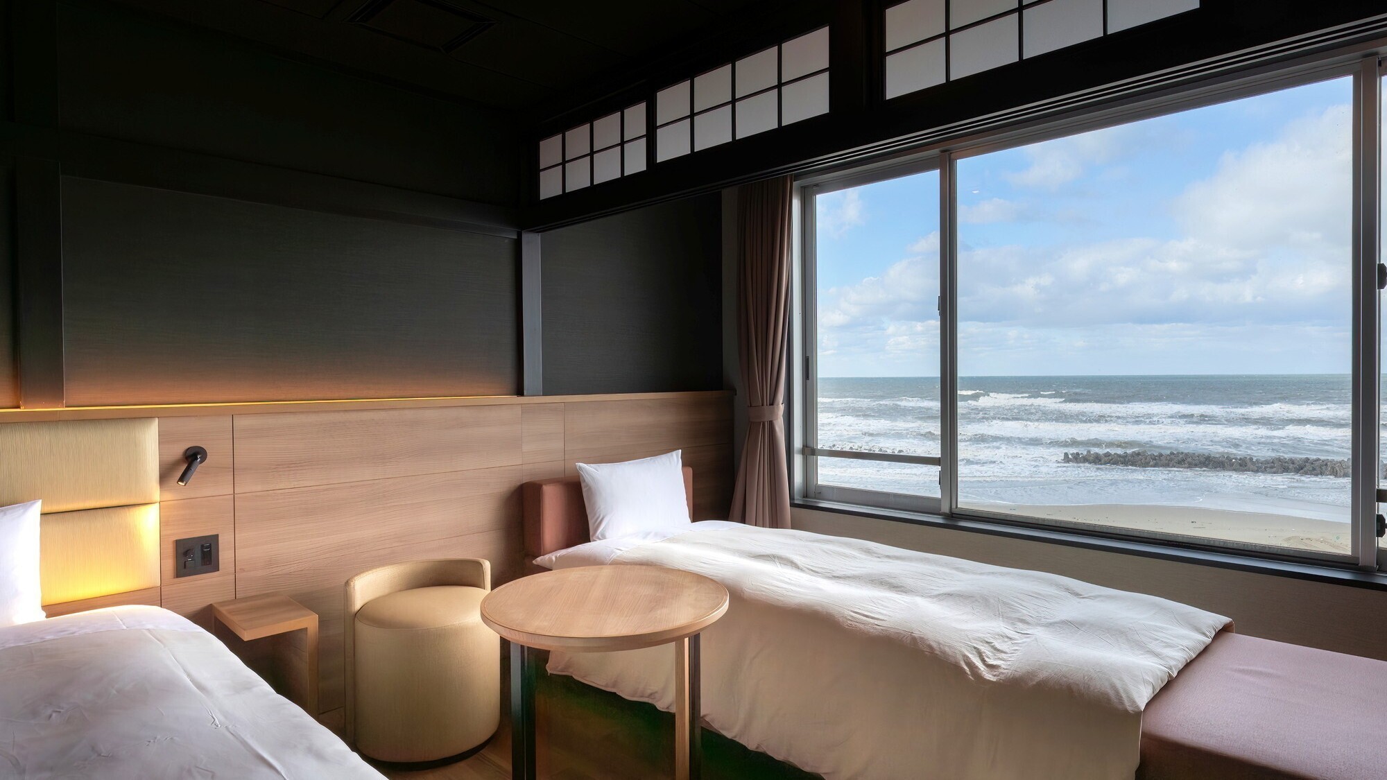 【ツインルーム一例】波音をBGMに眠りにつく贅沢なひととき（全室禁煙）