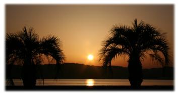 フェニックスと夕日・・前島港にて