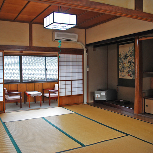 Hoyo Ryokan Kyoya The 2-star Hoyo Ryokan Kyoya offers comfort and convenience whether youre on business or holiday in Nagato. The property offers a wide range of amenities and perks to ensure you have a great time. Se