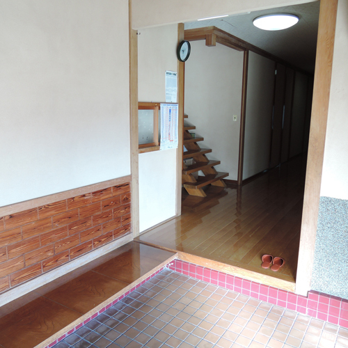 *館内一例：玄関