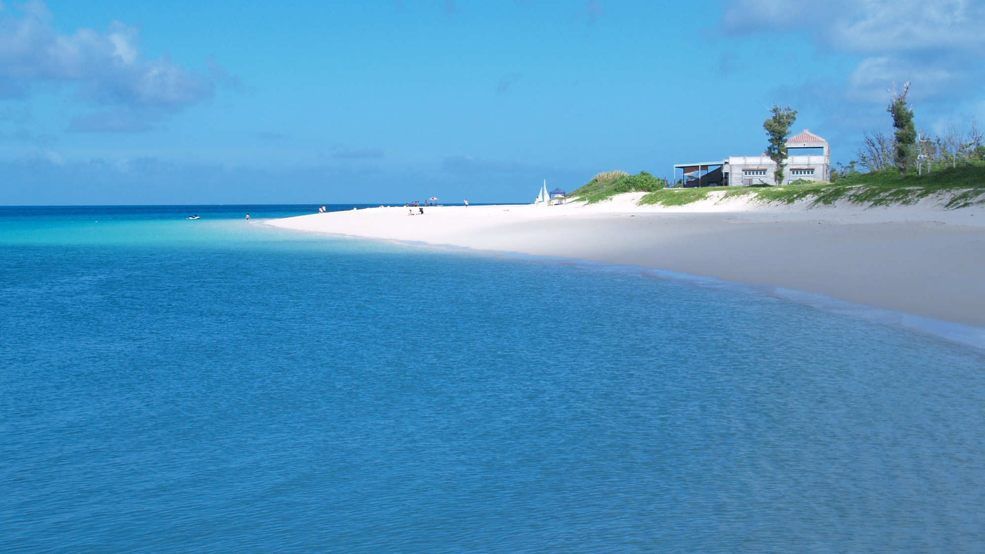 【周辺】東洋一の美しい白い砂浜『与那覇前浜ビーチ』