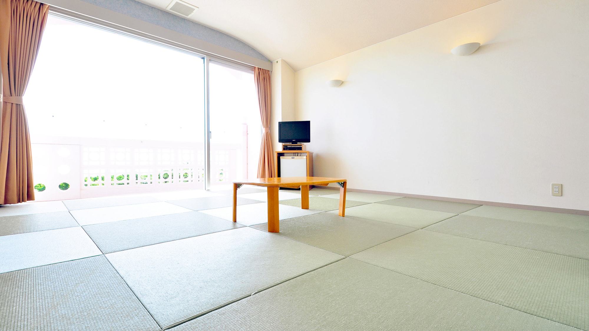 【和室】広々とした琉球畳のお部屋です