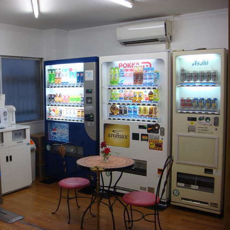 自販機コーナー＿飲料・ビール・軽食スナック・カップ麺