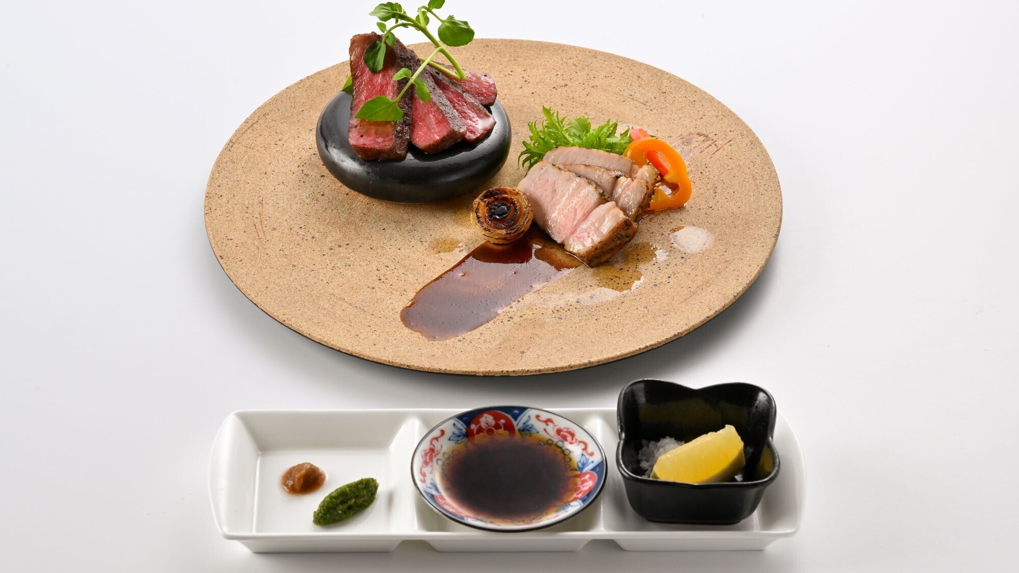 【和洋折衷プリフィックスディナー：4〜6月】メイン③：国産牛のグリルと県産ポークのハーブマリネグリル