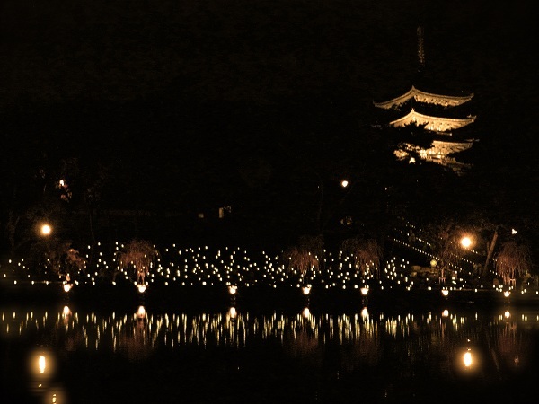 猿沢池周辺の燈花会