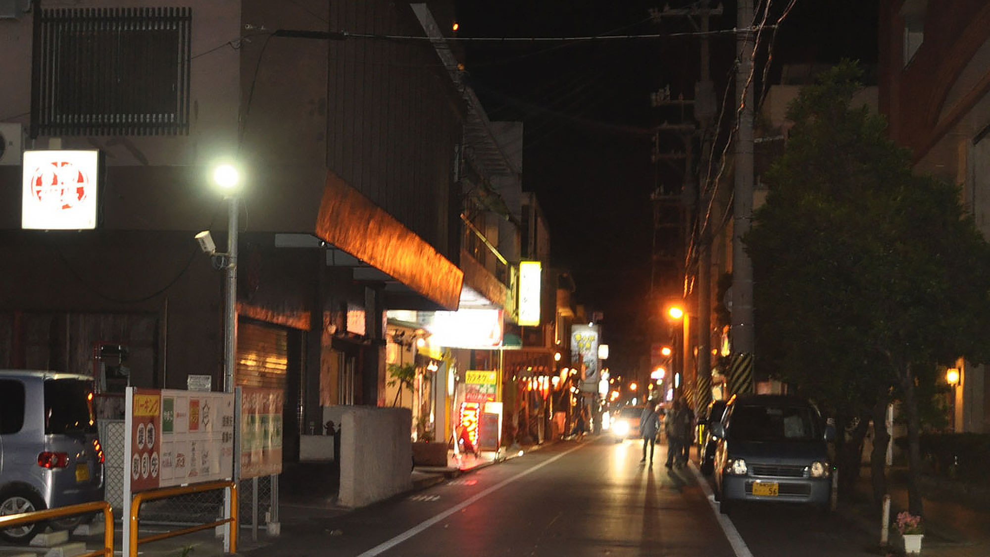 【周辺】夜の繁華街。島酒を飲みながら宮古島の雰囲気を楽しみませんか♪繁華街までは徒歩約10分です。