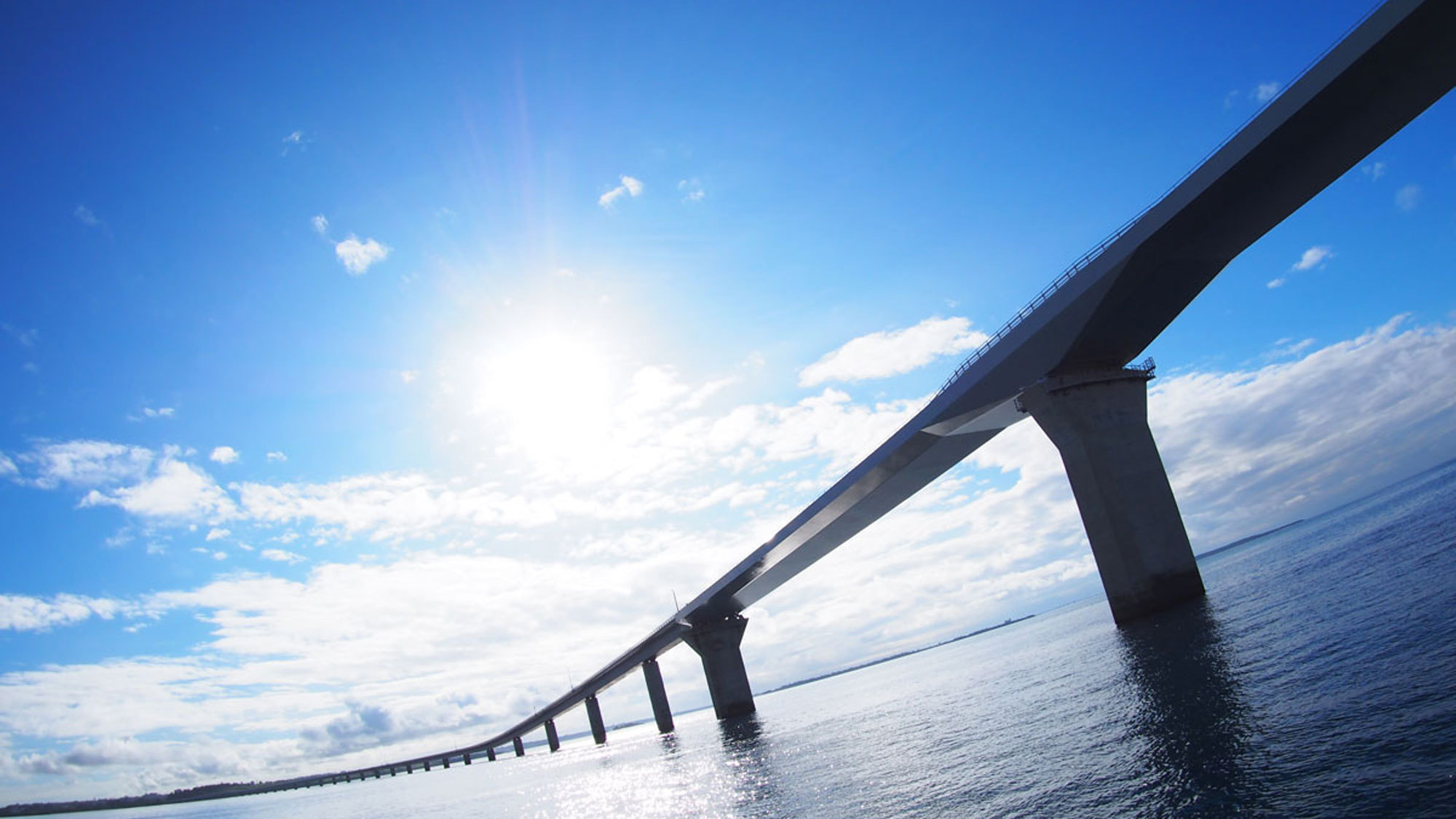 【伊良部大橋】全長3，540mの伊良部大橋は、無料で渡れる橋としては日本一です！