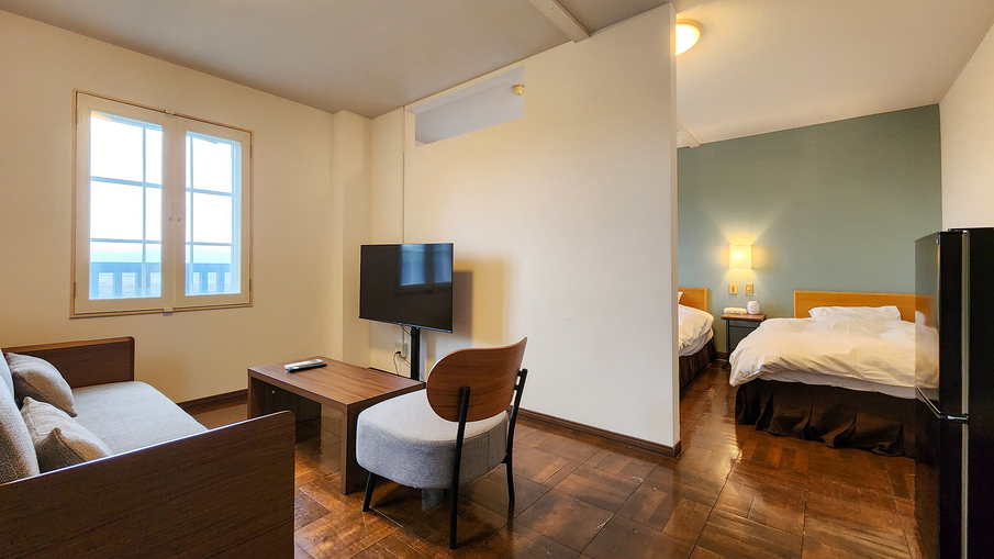 #ブルワリーホテル客室ベットルームとリビングルーム備えたお部屋もございます