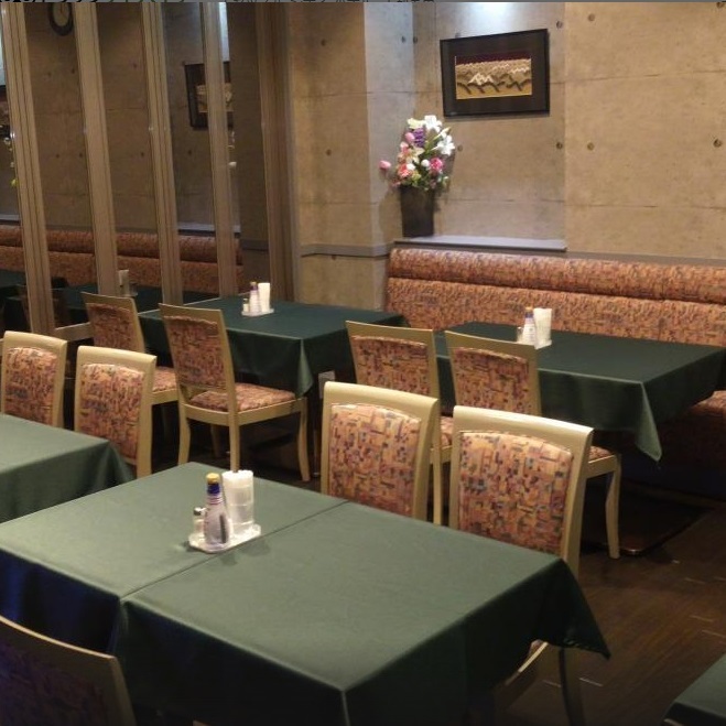 【レストラン風景】