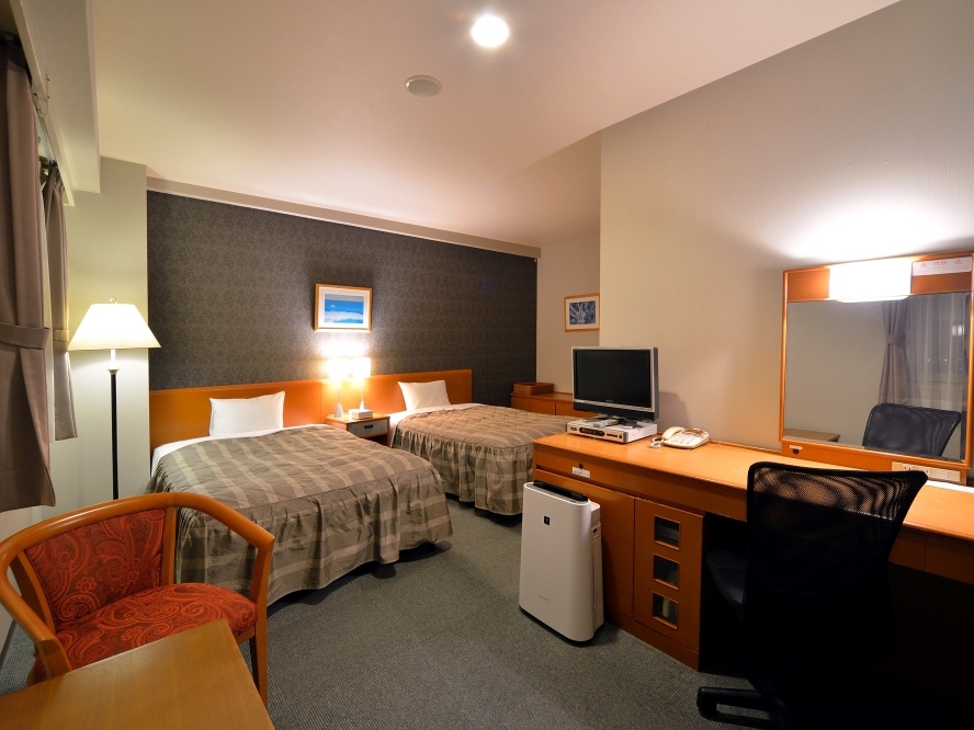 Miyazaki Green Hotel Ideally located in the Miyazaki area, Miyazaki Green Hotel promises a relaxing and wonderful visit. The property features a wide range of facilities to make your stay a pleasant experience. Take advan