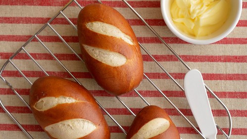 おかずに良く合うシンプルなパン【朝食イメージ】