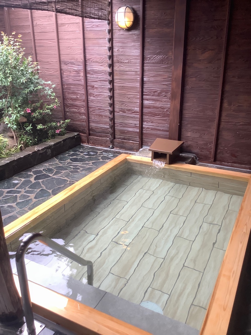 檜造り露天風呂1