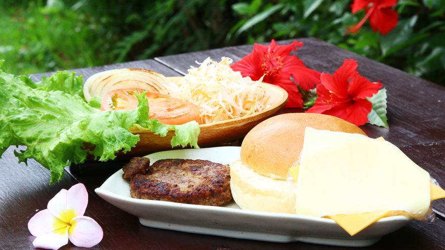 自分で作る石垣牛ハンバーグ*