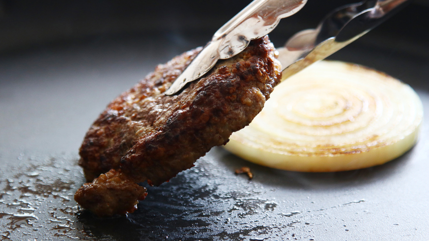 自分で焼くスタイルのハンバーガー*