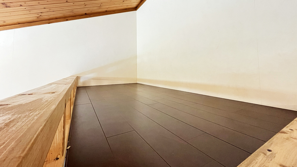 オーシャンビューロフト付フローリングルーム *