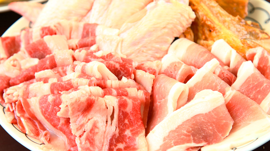 BBQ 牛・豚・鶏肉*